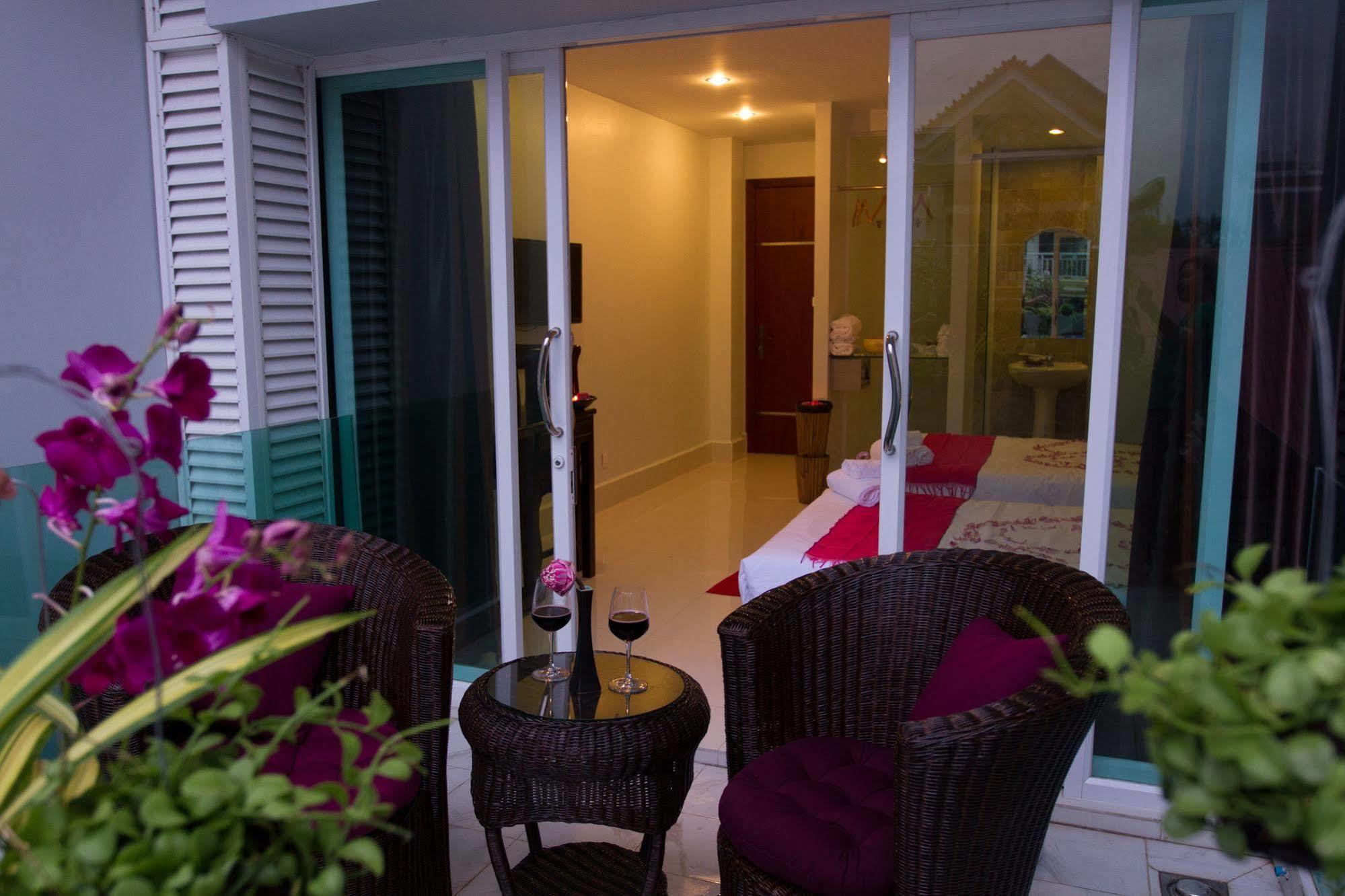 Richly Boutique Hotel Phnom Penh Exterior photo