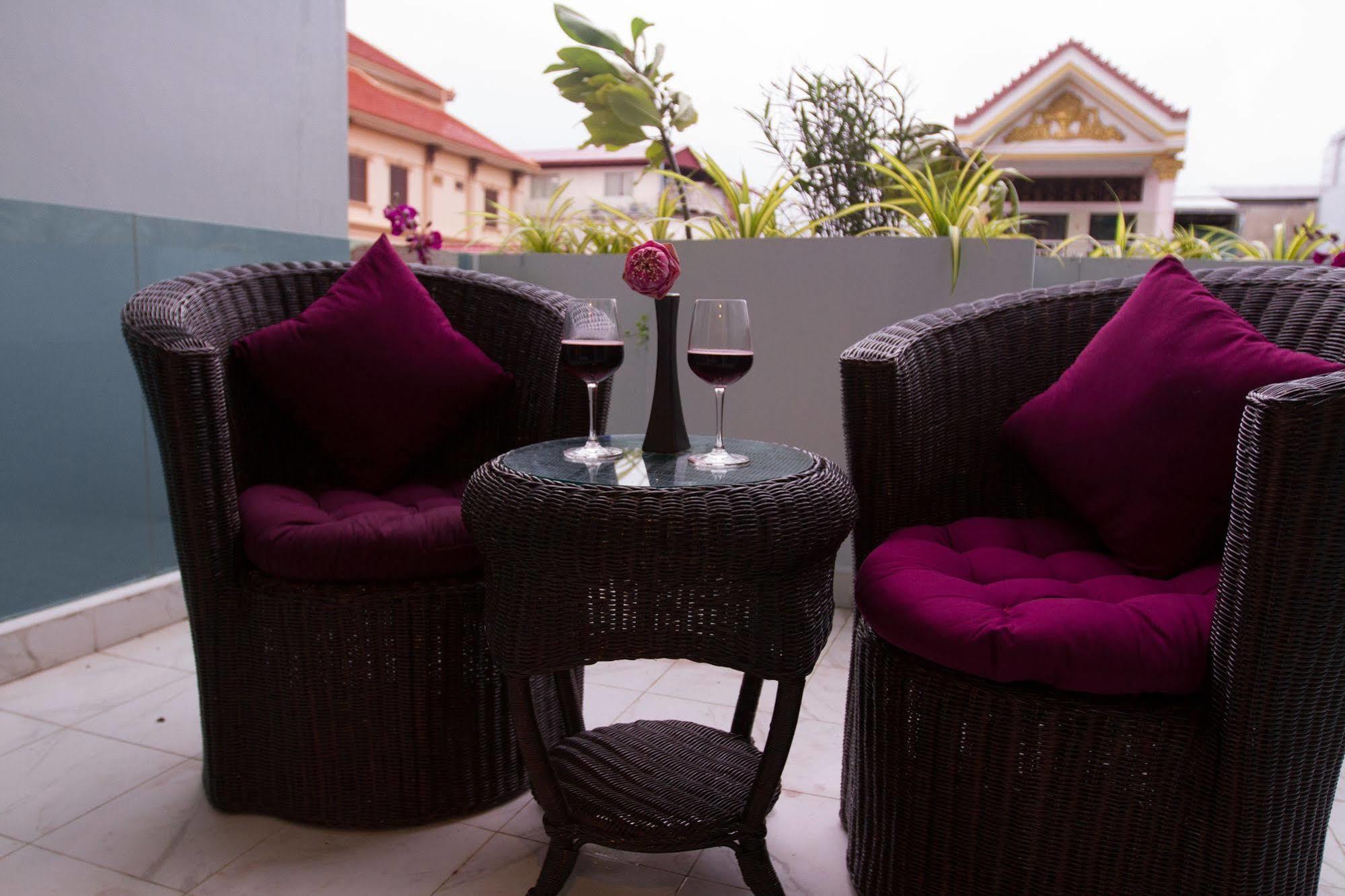 Richly Boutique Hotel Phnom Penh Exterior photo